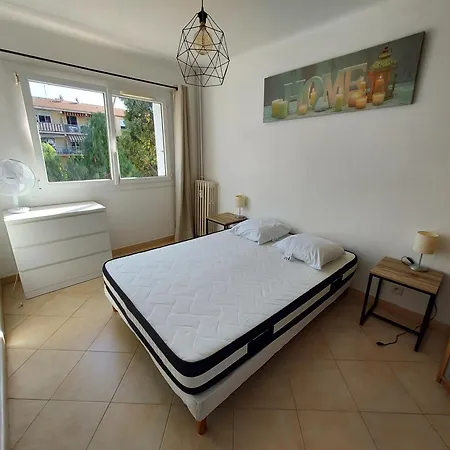 Grand T2 Ensoleille - Proche Gare Apartment *